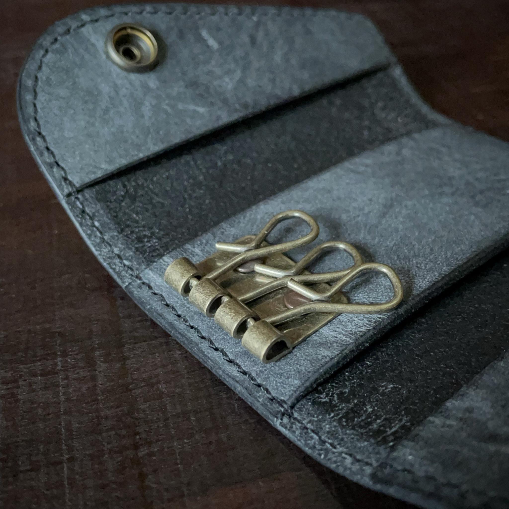 《三つ折り／三連キーホルダー》レザーキーケース（ブラック） | 4枚目