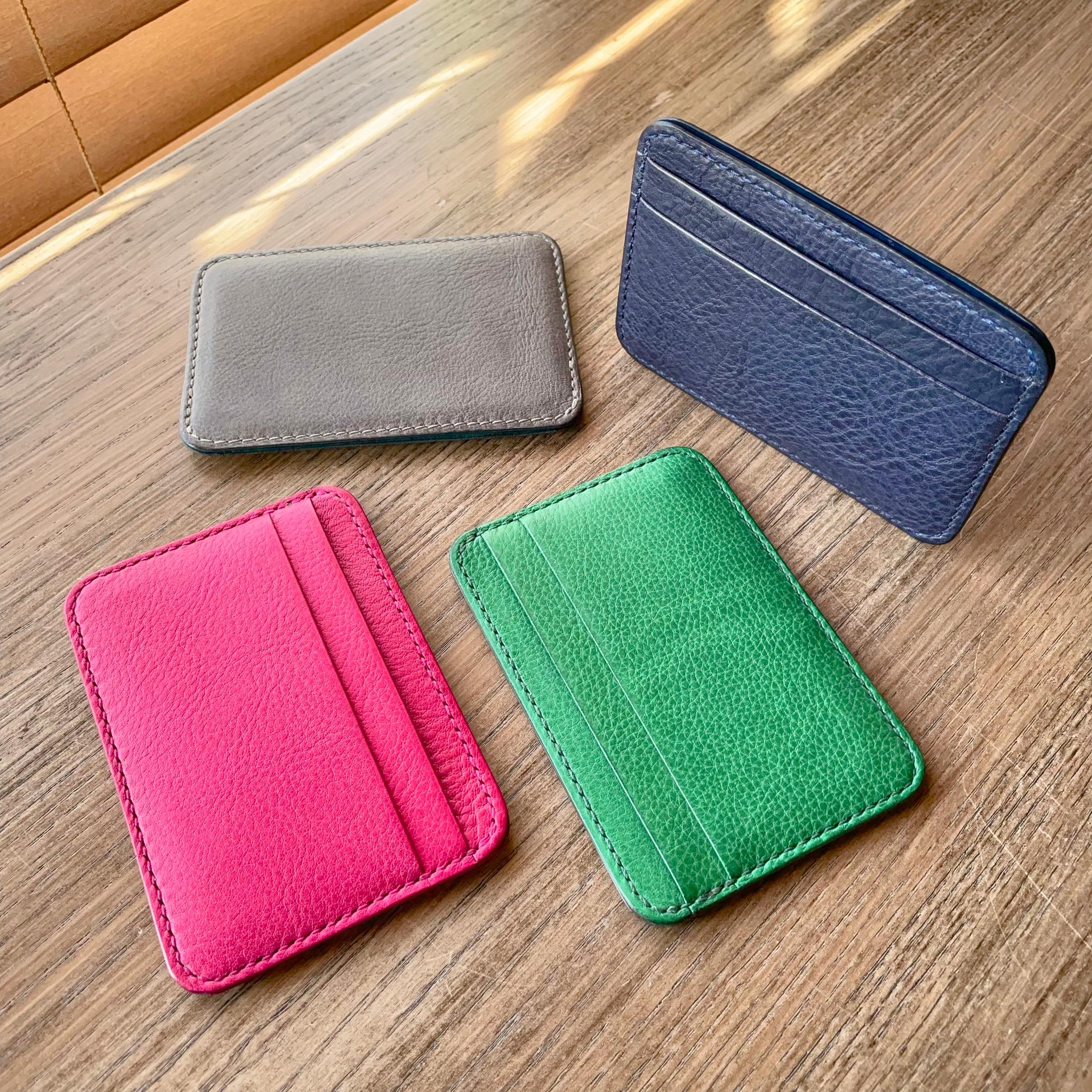 《３ポケット／バイカラー》レザーカードホルダー（リネア・ヴァスカ・ボックス）1枚目の画像