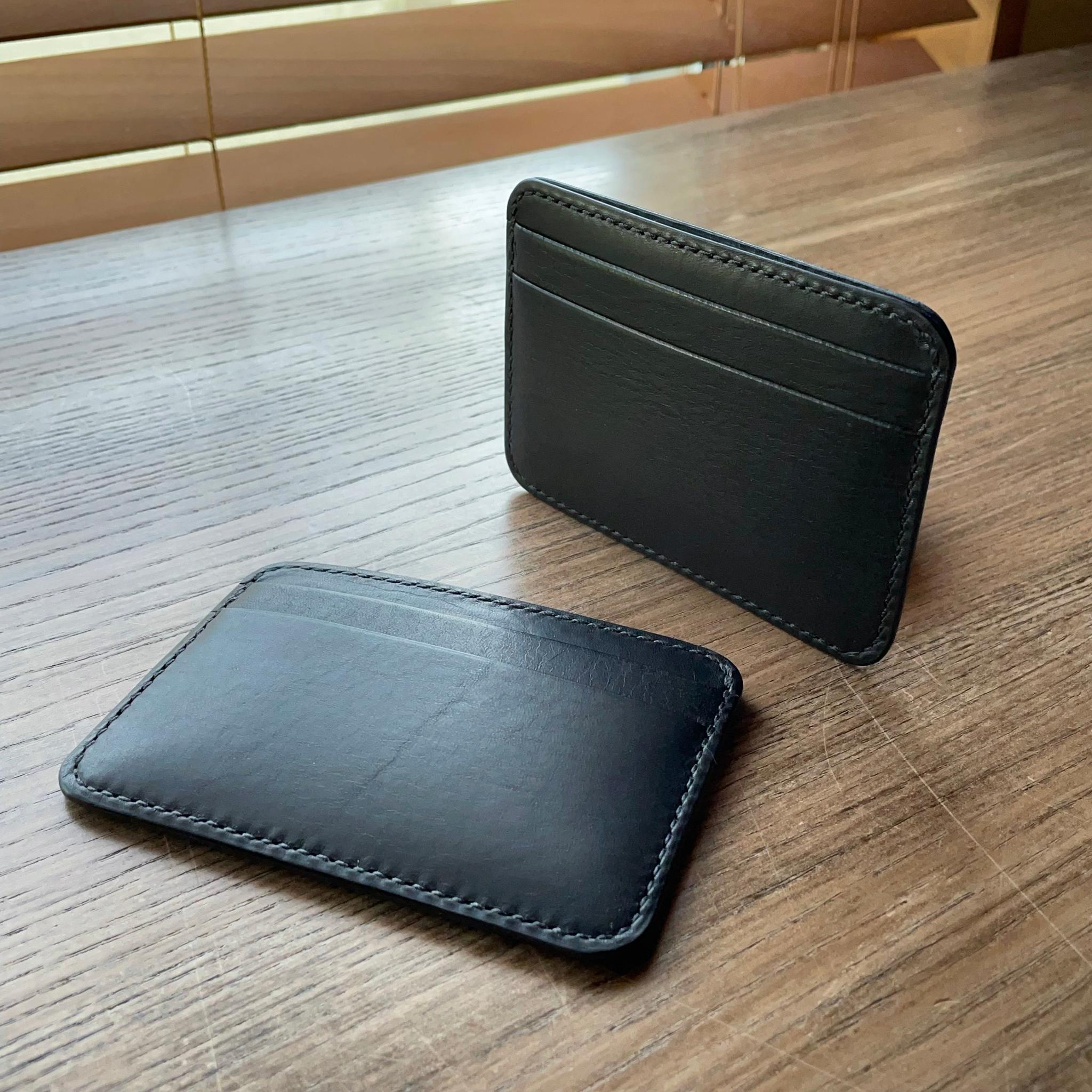 《３ポケット／バイカラー》レザーカードホルダー（クラスト）1枚目の画像