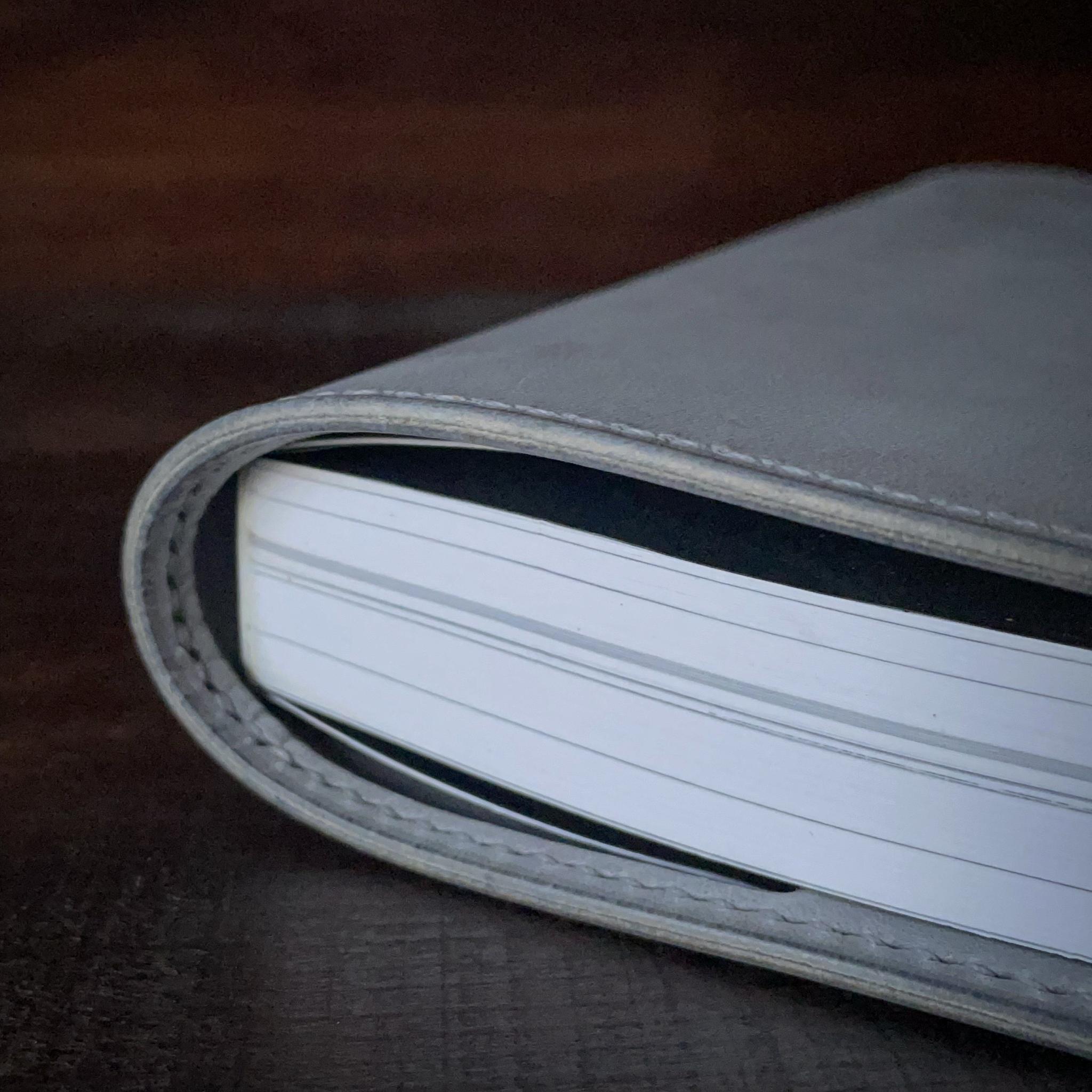 《A5判サイズ》レザーブックカバー（Cenere） | 3枚目