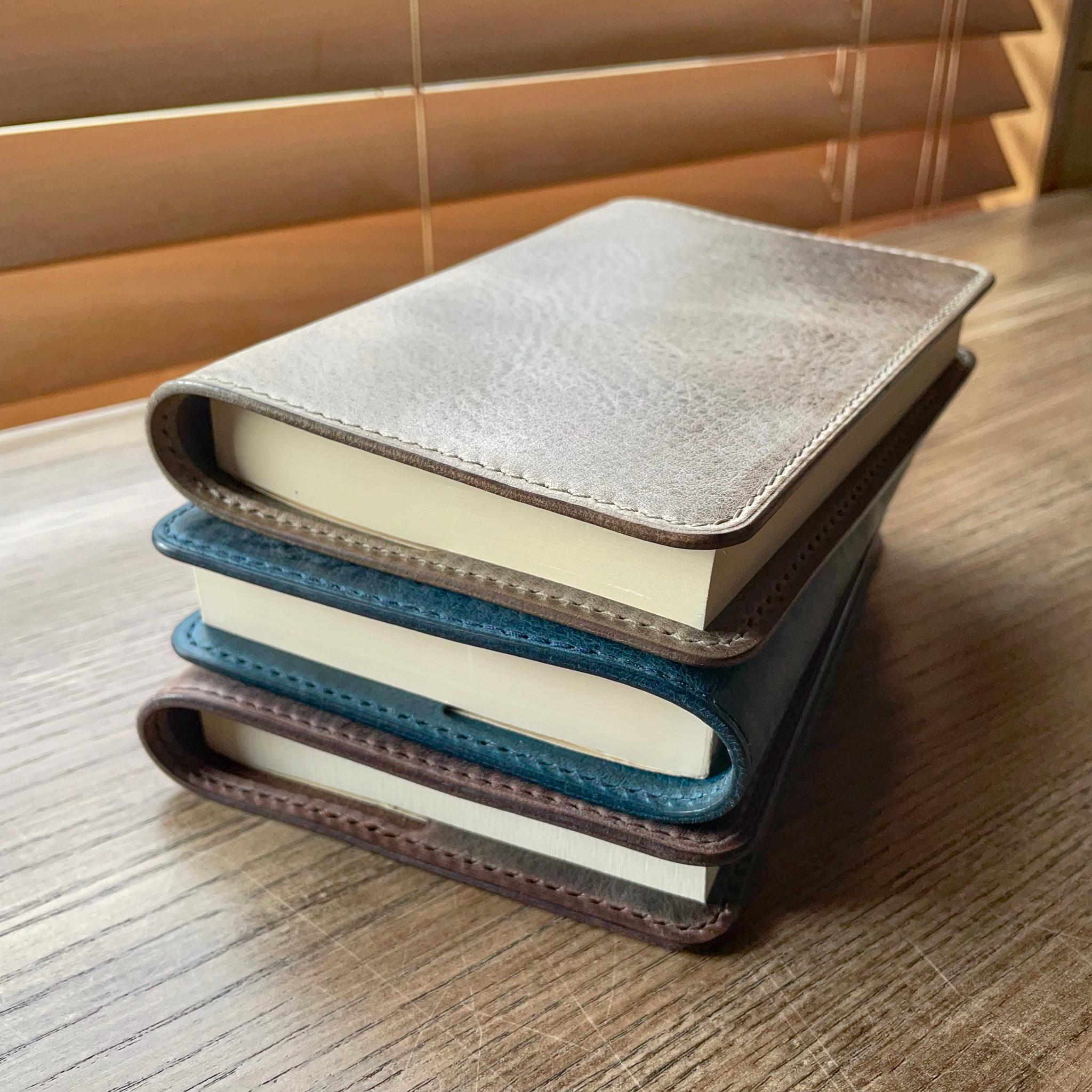 《文庫本サイズ》レザーブックカバー(マリアーノ)1枚目の画像