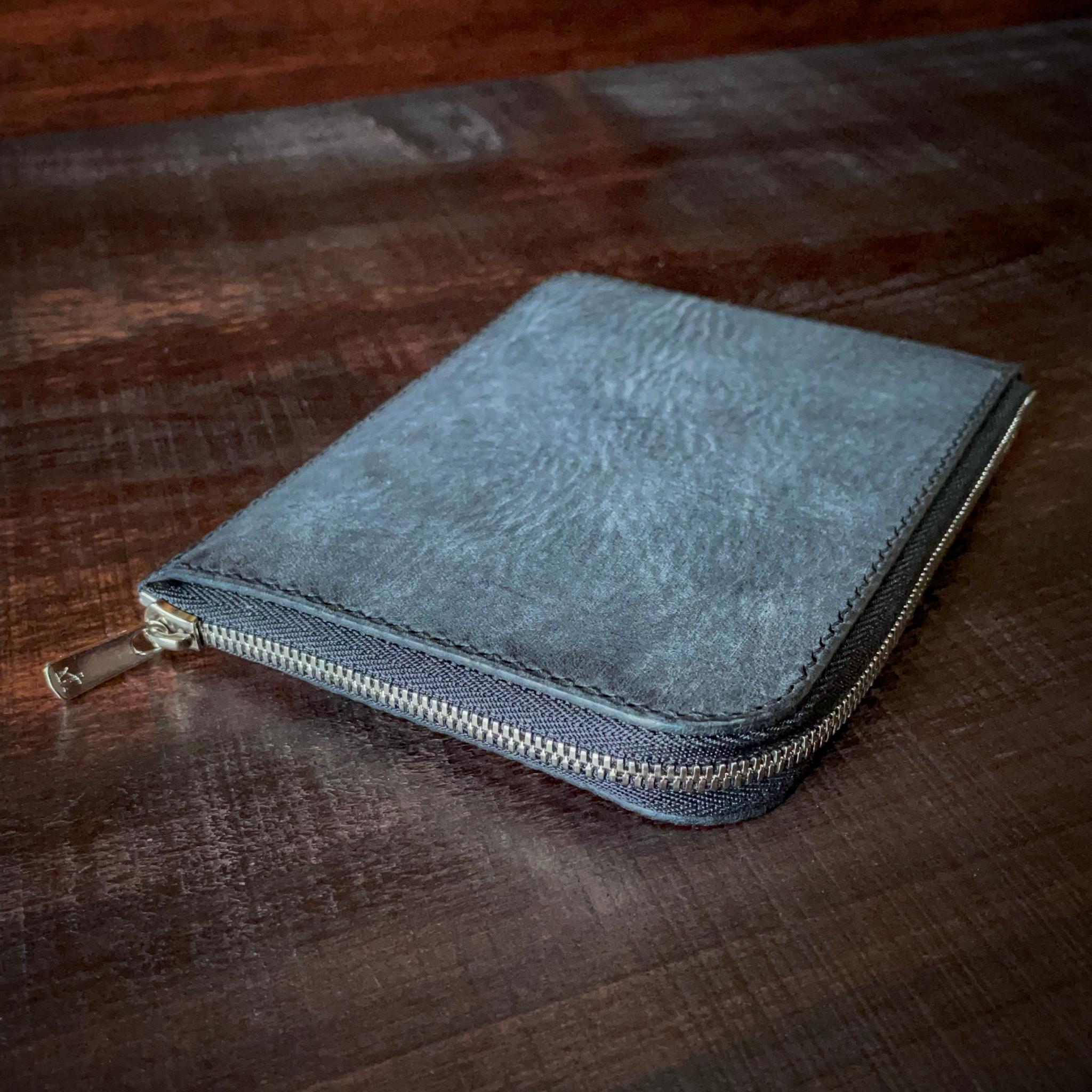 《L字ファスナー型》レザーパスポートケース(ブラック) | 2枚目