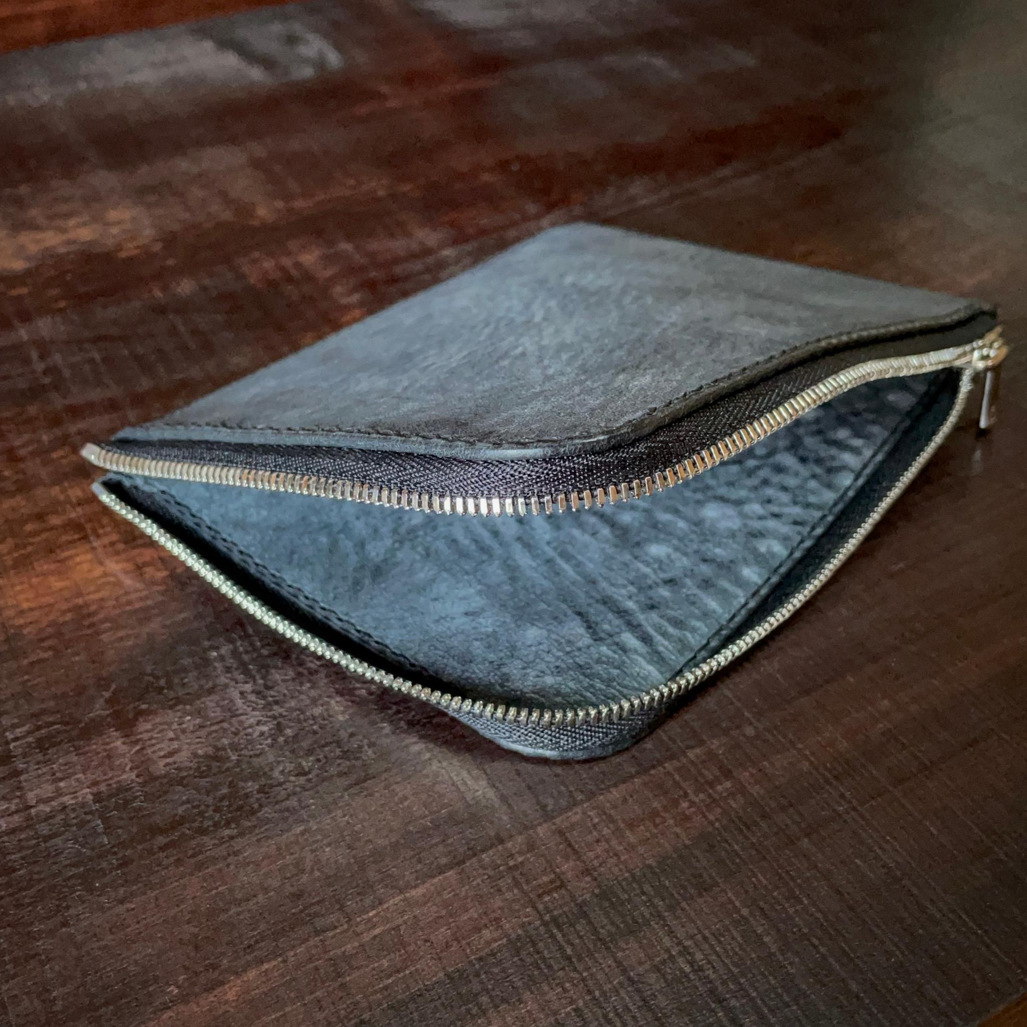 《L字ファスナー型》レザーパスポートケース(ブラック) | 4枚目